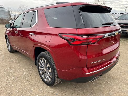 Used 2023 Chevrolet Traverse Premier image 3