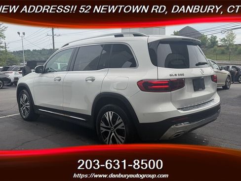 Used 2025 Mercedes-Benz GLB 250 4MATIC image 3