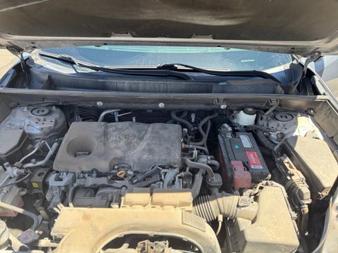 Used 2021 Toyota RAV4 XLE FWD image 21