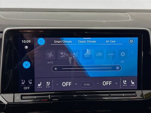 Used 2025 Volkswagen Atlas Cross Sport SEL R-Line image 19