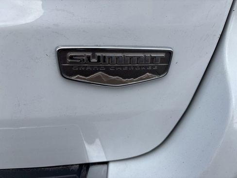 Used 2017 Jeep Grand Cherokee Summit image 5