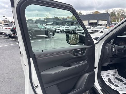 New 2026 Nissan Armada PRO-4X AWD/4WD image 10