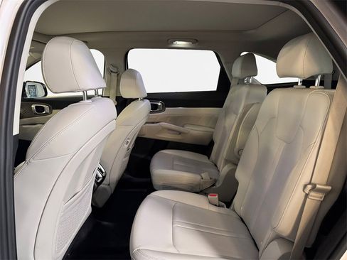 Certified 2023 Kia Sorento SX image 24