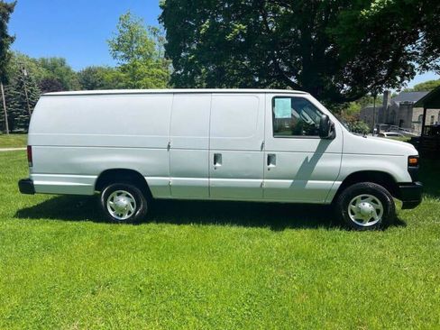 Used 2014 Ford E-250 and Econoline 250 Extended w/ Commercial Cargo Van Package RWD image 6