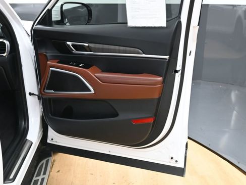 Used 2023 Kia Telluride SX image 42