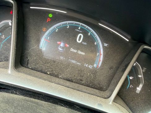 Used 2017 Honda Civic EX image 8