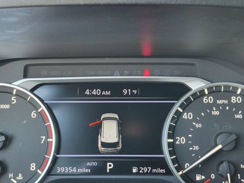 Used 2023 Nissan Rogue S AWD/4WD image 13