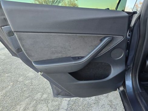 Used 2022 Tesla Model Y Performance AWD/4WD image 26