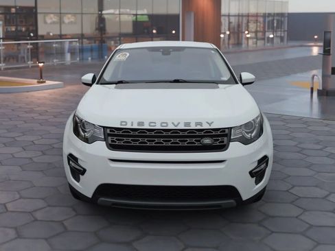 Used 2018 Land Rover Discovery Sport SE image 12