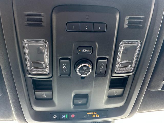 Used 2023 Cadillac Escalade Sport Platinum AWD/4WD image 17
