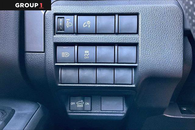 Certified 2025 Toyota Tacoma SR5 AWD/4WD image 34