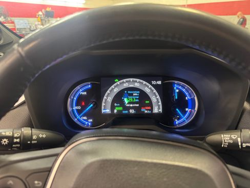 Used 2019 Toyota RAV4 XSE w/ XSE Weather Package AWD/4WD image 10