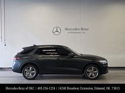 Used 2023 Genesis GV70 3.5T Sport w/ Sport Advanced Package AWD/4WD image 4