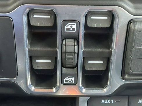 Certified 2022 Jeep Wrangler Unlimited Sahara w/ Cold Weather Group AWD/4WD image 27