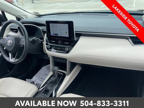 Used 2023 Toyota Corolla Cross XLE w/ Convenience Package AWD/4WD image 15