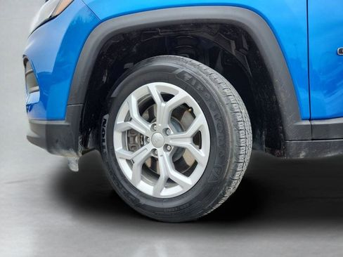 Used 2024 Jeep Compass Sport image 9