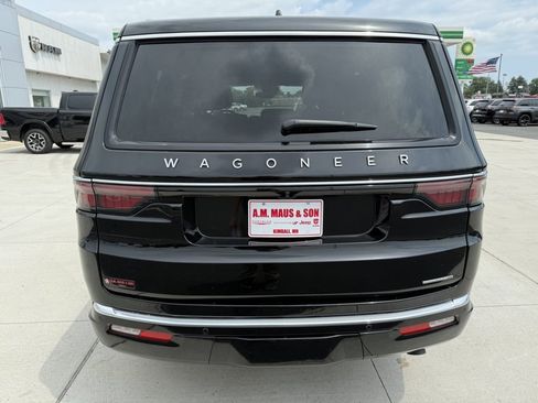 Used 2024 Jeep Wagoneer Series II image 7