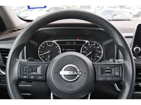 Used 2023 Nissan Rogue S FWD image 7