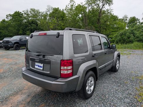 Used 2012 Jeep Liberty Sport w/ Popular Equipment Group AWD/4WD image 5