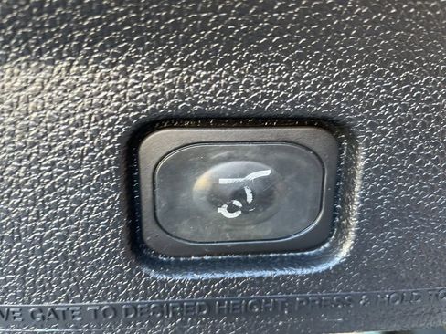 Used 2016 Ford Explorer Limited image 42