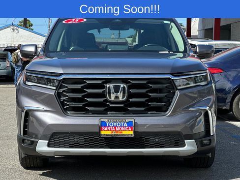 Used 2025 Honda Pilot EX-L image 9