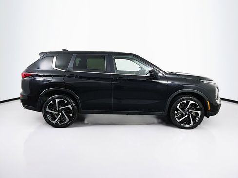 Used 2024 Mitsubishi Outlander SE image 10