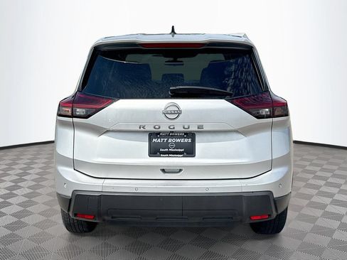 Used 2024 Nissan Rogue S FWD image 6