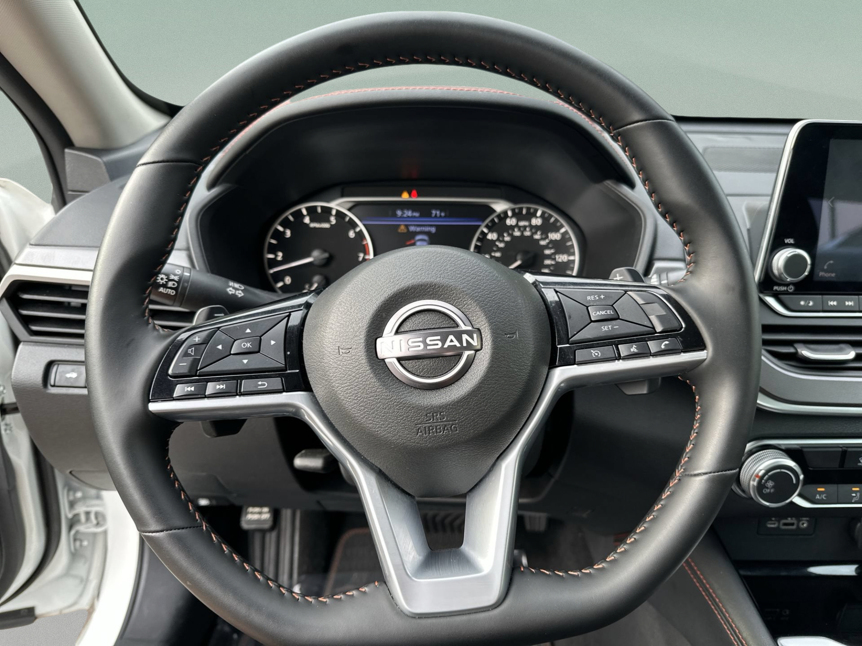 Used 2025 Nissan Altima 2.5 SR FWD image 11