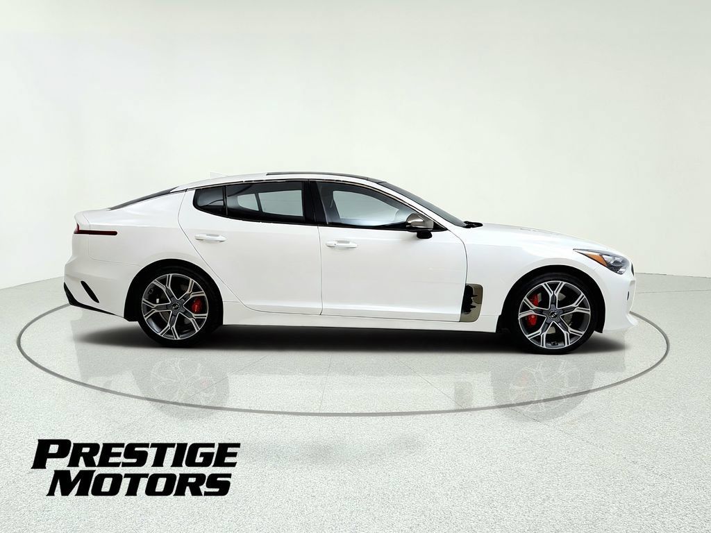 Used 2021 Kia Stinger GT2 image 9