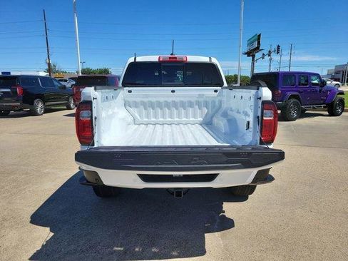 New 2026 GMC Canyon Elevation w/ Convenience Package RWD image 8