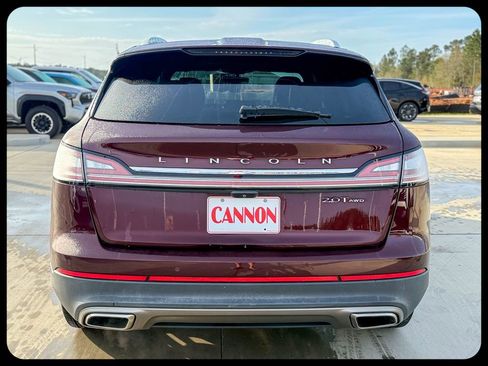 Used 2019 Lincoln Nautilus Reserve image 9