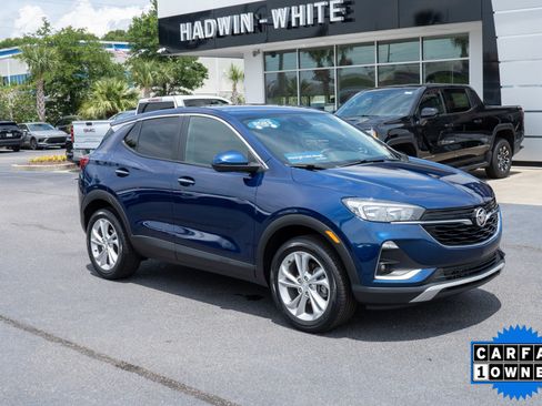 Used 2023 Buick Encore GX Preferred w/ Cold Weather Comfort Package AWD/4WD image 1