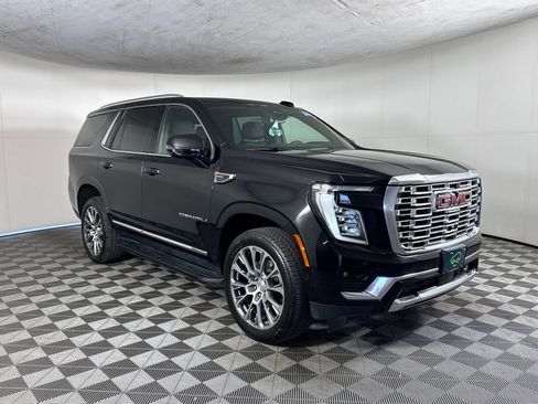 Certified 2025 GMC Yukon Denali AWD/4WD image 3