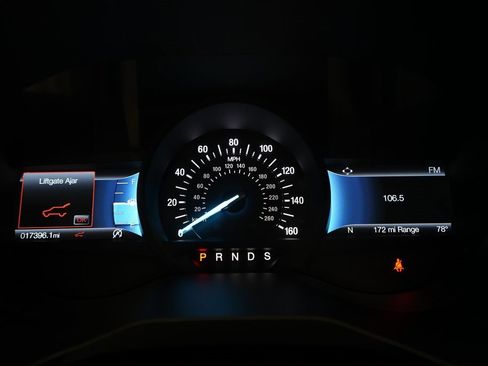 Used 2024 Ford Edge Titanium image 2