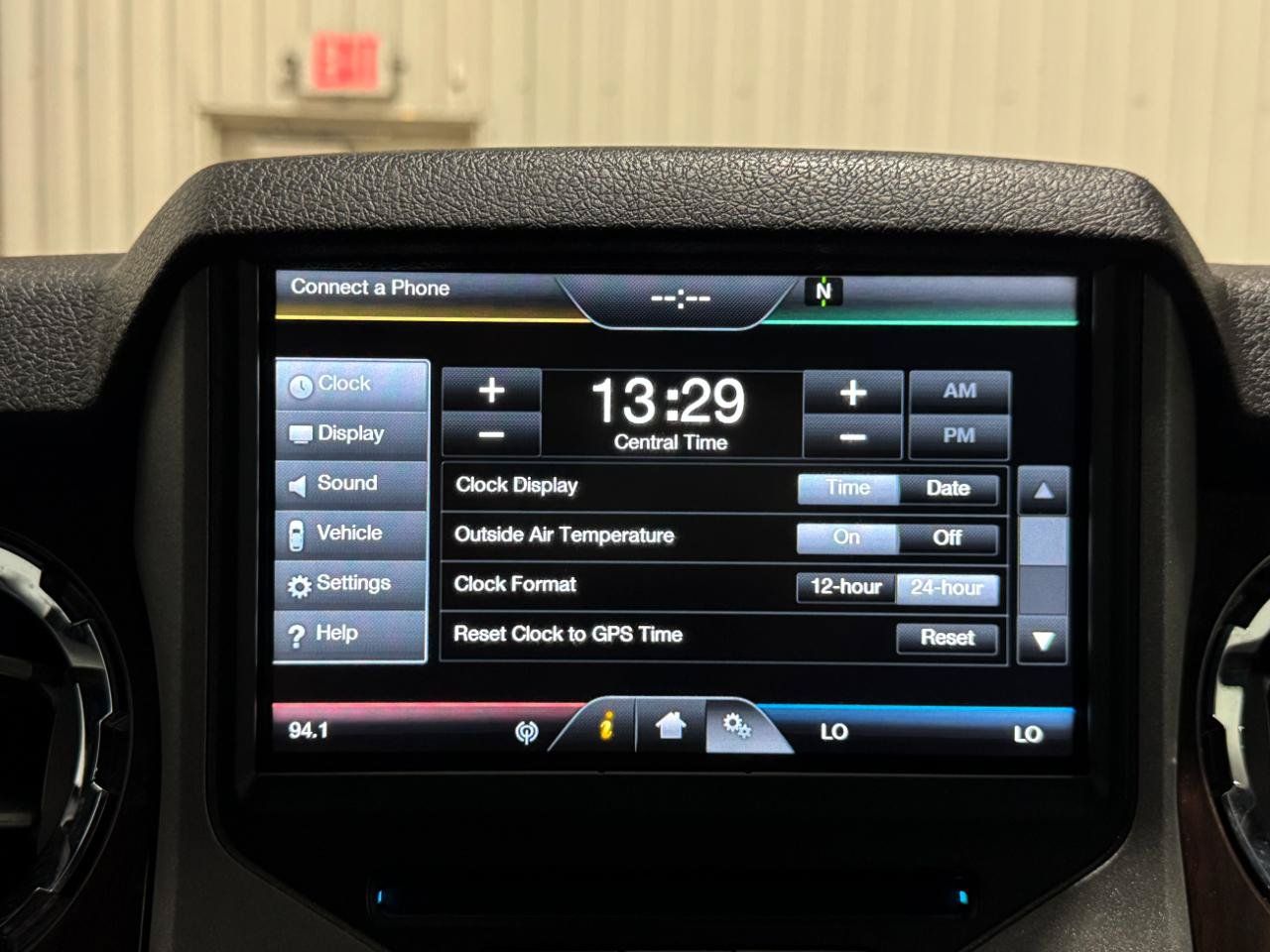 Used 2016 Ford F250 Lariat w/ Lariat Ultimate Package AWD/4WD image 13