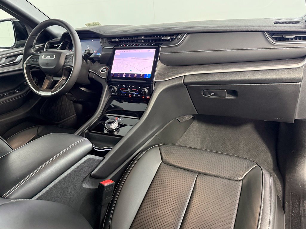 Certified 2025 Jeep Grand Cherokee Limited w/ Luxury Tech Group II RWD image 19
