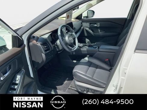 Used 2023 Nissan Rogue SV w/ SV Premium B Package AWD/4WD image 12