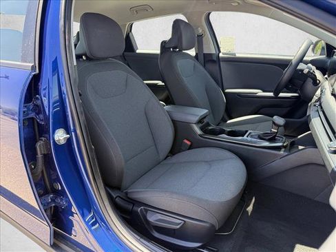 Used 2025 Kia K4 FWD image 13