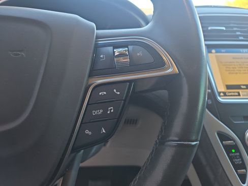 Used 2019 Lincoln Nautilus Reserve image 18