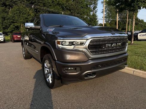 Used 2022 RAM 1500 Limited AWD/4WD image 2
