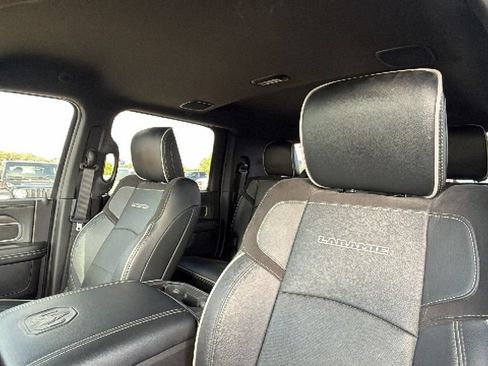 Used 2025 RAM 3500 Laramie AWD/4WD image 16