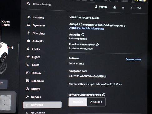 Used 2023 Tesla Model 3 Standard Range image 9