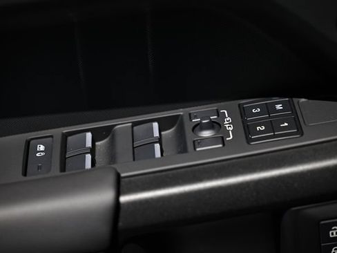 New 2026 Land Rover Defender 110 OCTA AWD/4WD image 21