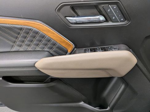 Used 2023 GMC Canyon Denali image 10