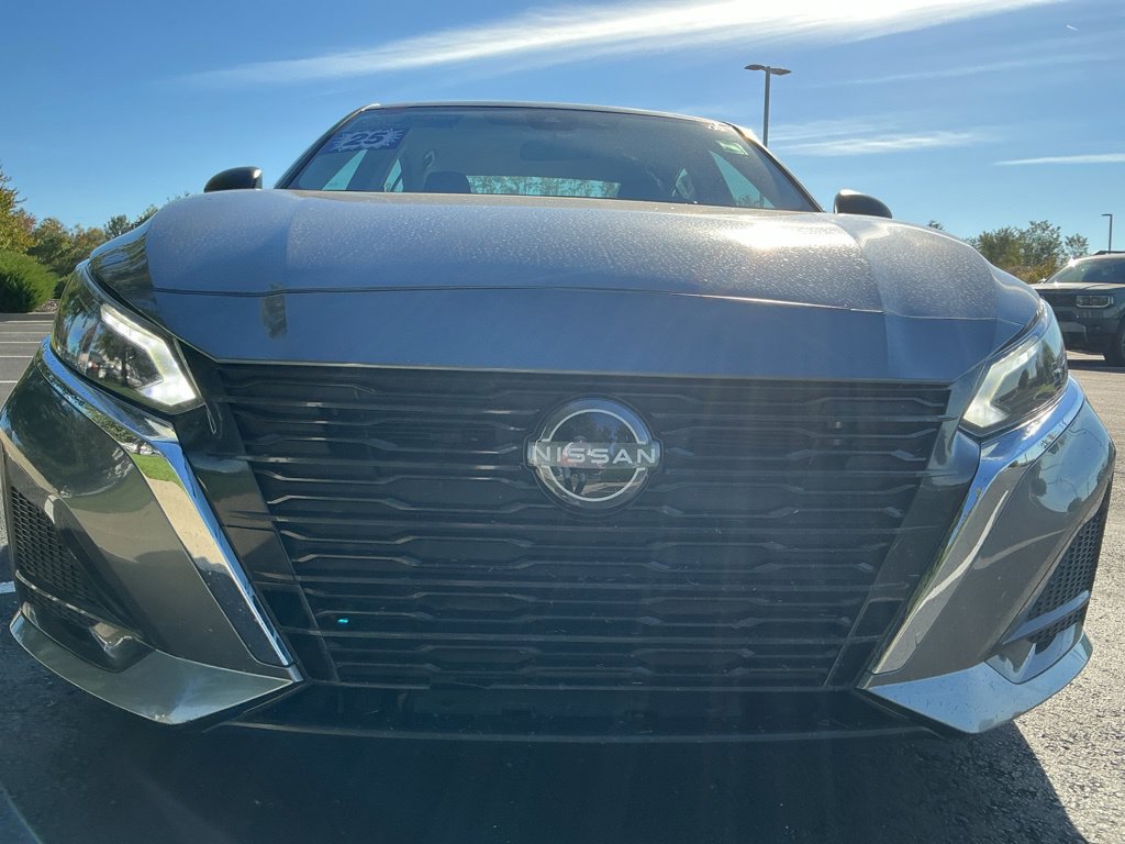 Used 2025 Nissan Altima 2.5 SV FWD image 15