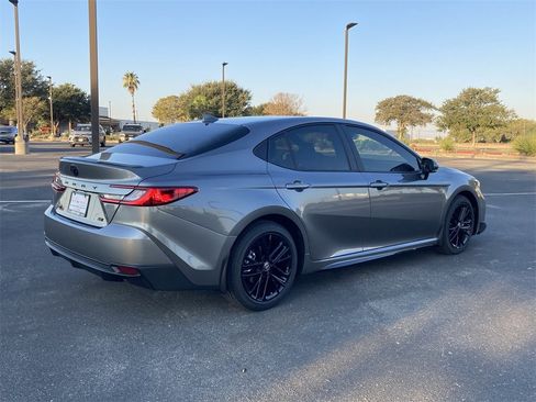 New 2026 Toyota Camry Hybrid image 5
