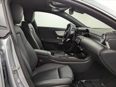 Used 2025 Mercedes-Benz CLA 250 image 21