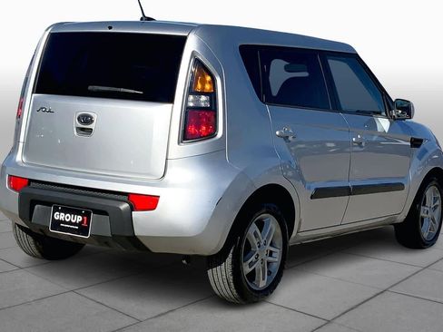 Used 2011 Kia Soul + image 11