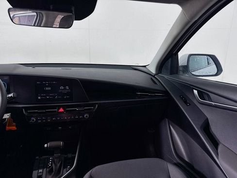Certified 2023 Kia Niro LX image 21