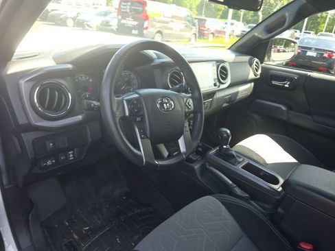 Used 2022 Toyota Tacoma TRD Sport w/ Technology Package AWD/4WD image 20